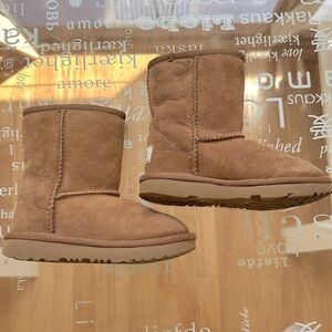Classic tan suede toddler Ugg Boots